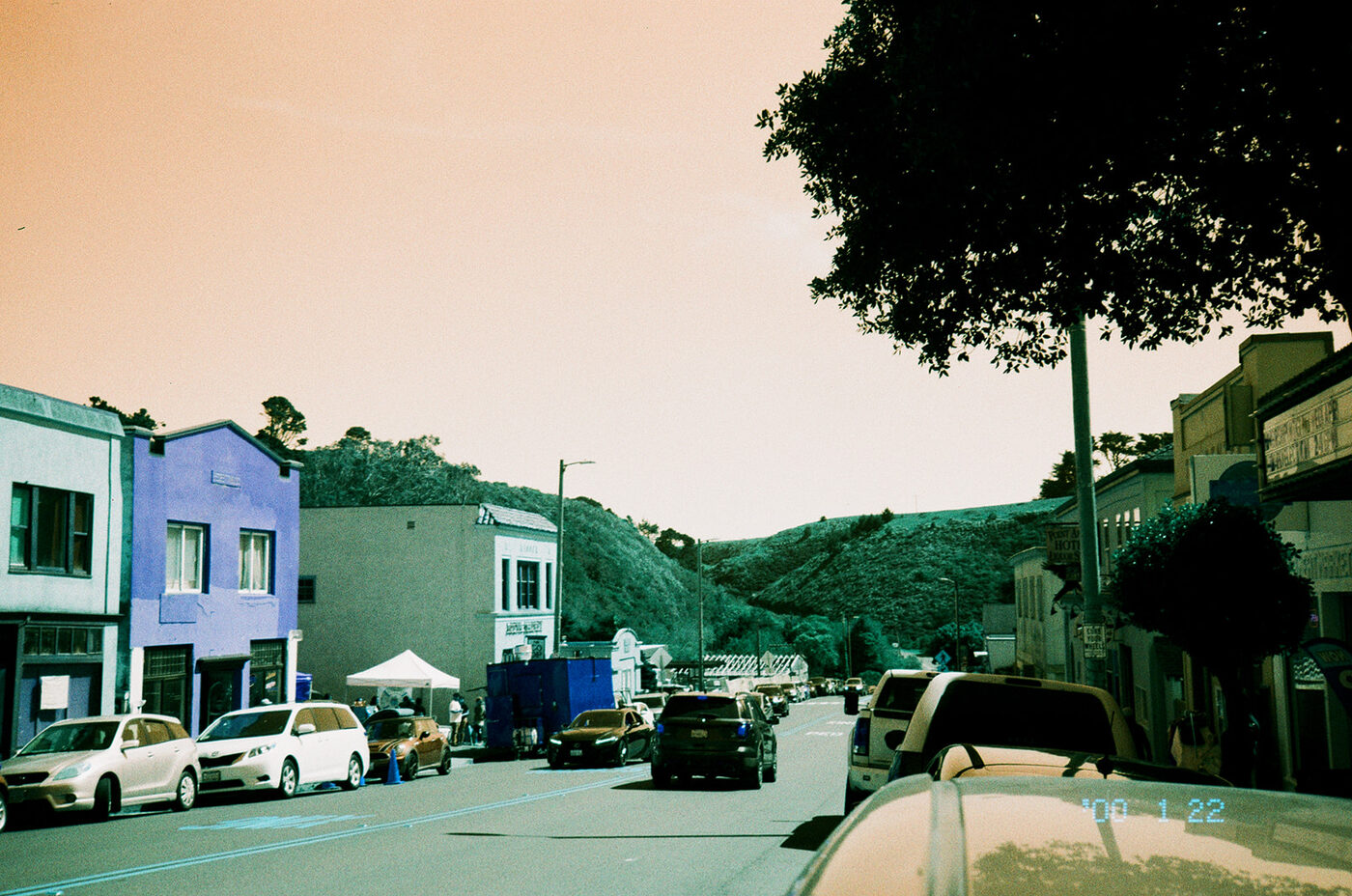 Point and shoot, frame 17 — photograph by Pascale Arahia