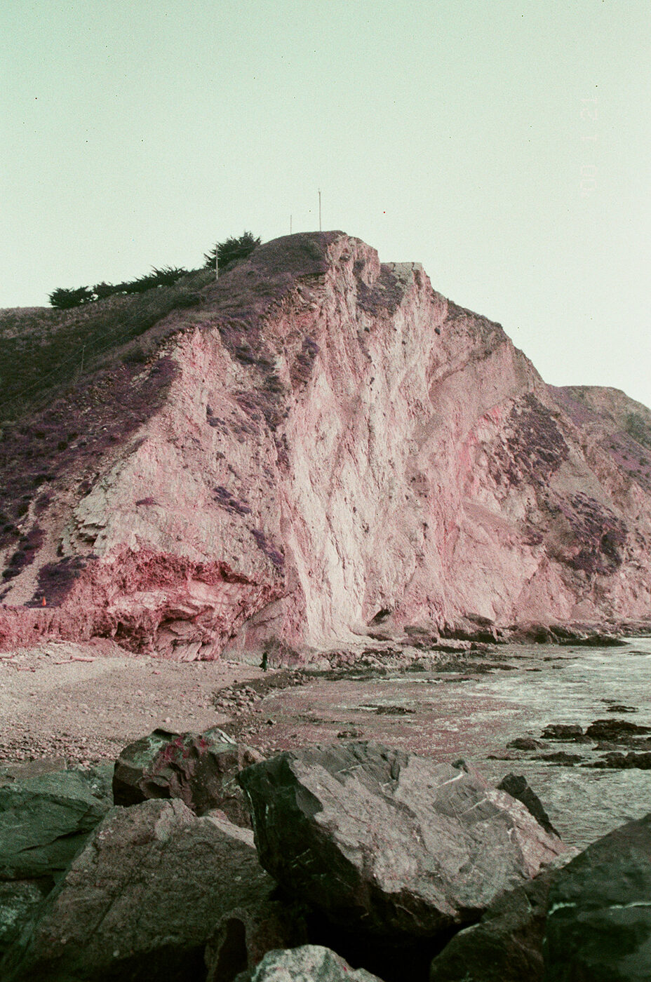Point and shoot, frame 20 — photograph by Pascale Arahia