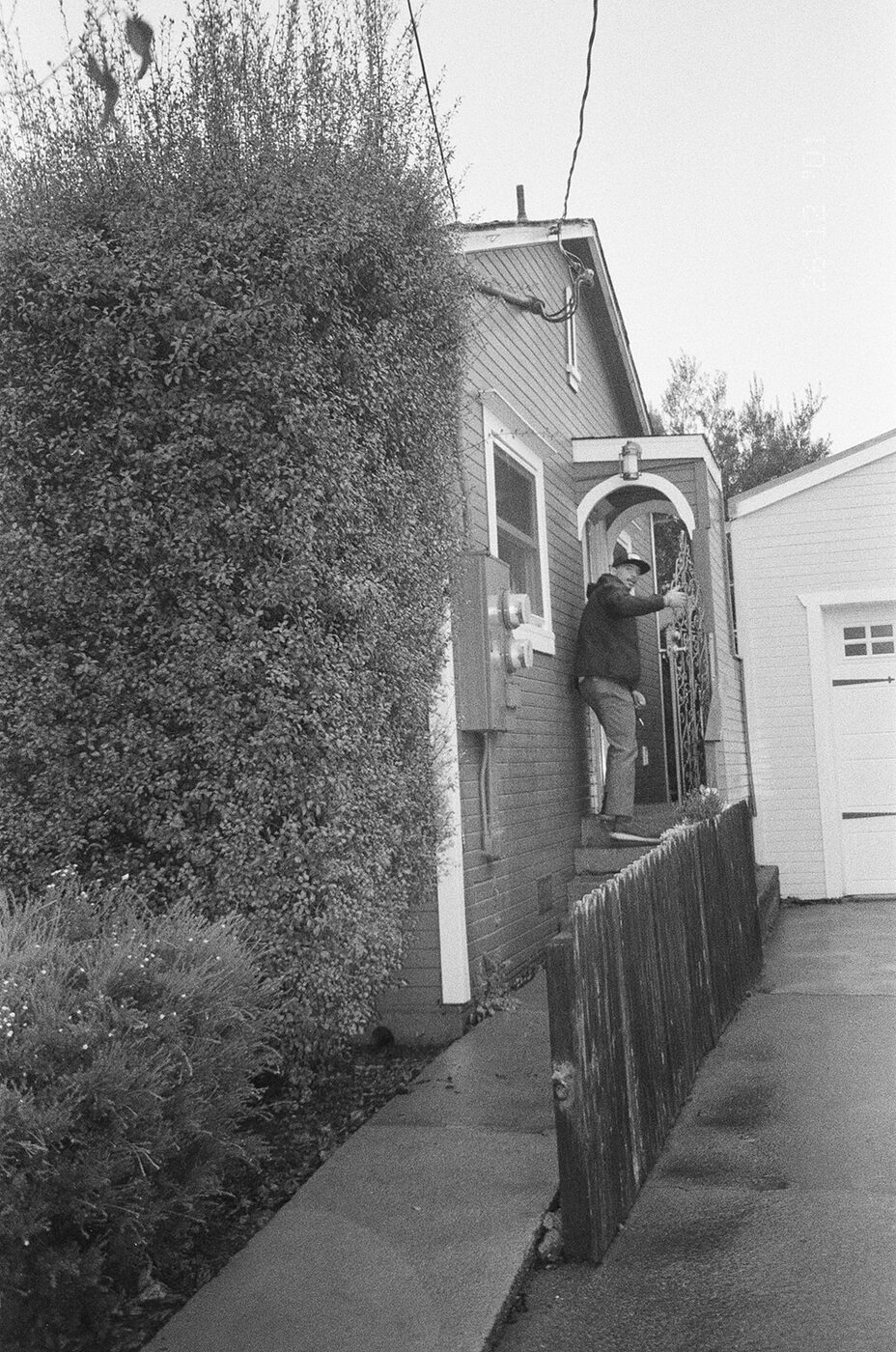Point and shoot, frame 38 — photograph by Pascale Arahia